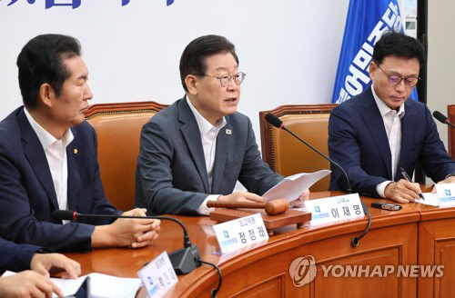 더불어민주당 이재명 대표가 21일 국회에서 열린 최고위원회의에서 발언하고 있다. 연합뉴스